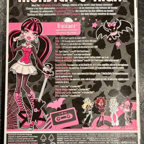 Monster High Draculaura Doll - Picture 3 of 4